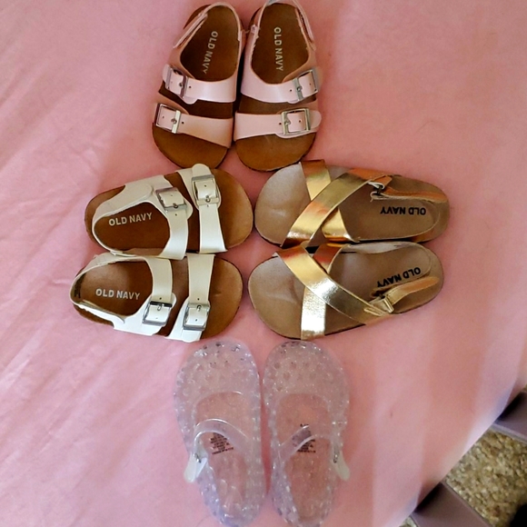 Old navy sandals - Picture 1 of 5